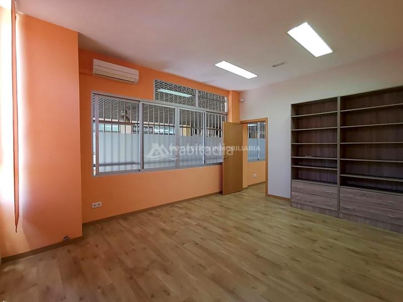 Foto d7562fbc-a58d-4233-b960-a67beee83250. Rent business premise in Fuenlabrada ii-el molino Fuenlabrada