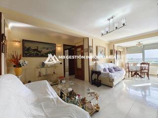 Flat in Centro. Mb gestión inmobiliaria vende magnífica vivienda reformada en zo