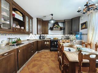 Reihenhaus in Universidad-Hospital. Mb gestión inmobiliaria te presenta esta preciosa vivienda adosa