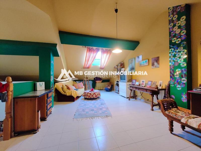 Foto 078a0dd7-cb5b-4245-a6a7-4340d65b1cb3. Semi detached house with heating in El Arroyo-La Fuente Fuenlabrada