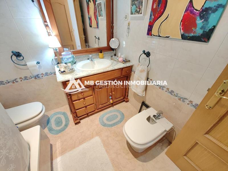 Foto 257d758c-84f0-4b4e-9b8d-cb8c5d538175. Semi detached house with heating in El Arroyo-La Fuente Fuenlabrada