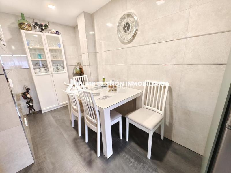 Foto 2dd01e0f-c0e3-46a9-a236-7c1dd05203f5. Semi detached house with heating in El Arroyo-La Fuente Fuenlabrada