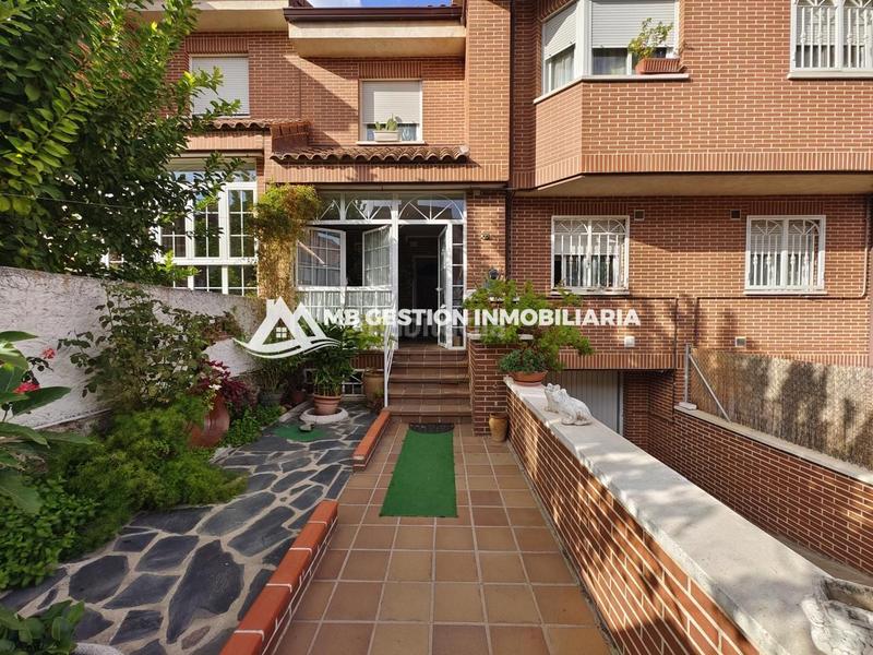 Foto 379c8ad8-c06a-4abb-93ba-6e420edcd219. Semi detached house with heating in El Arroyo-La Fuente Fuenlabrada