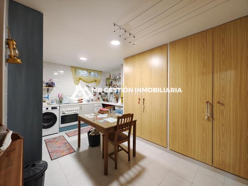 Foto 3b71861f-8bb8-4a23-9bdc-36db48dfeac3. Semi detached house with heating in El Arroyo-La Fuente Fuenlabrada