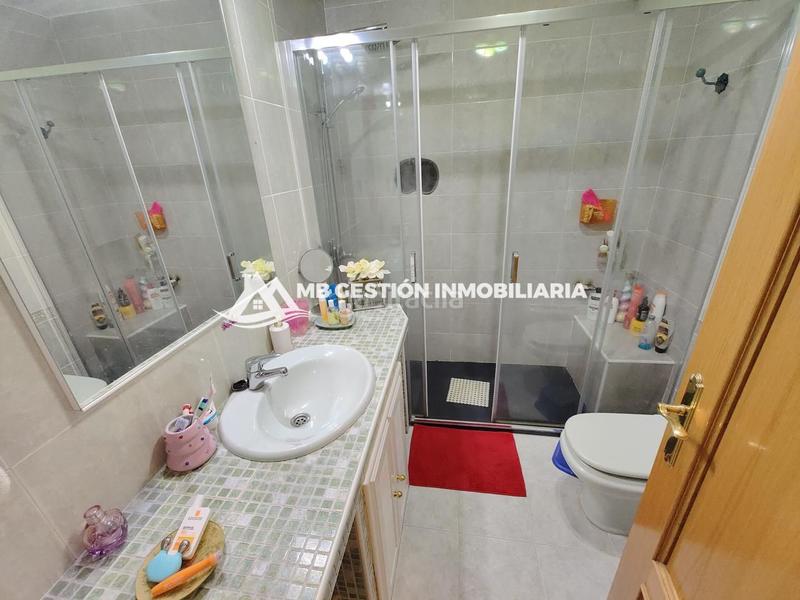 Foto 5e2ab09f-6896-4d2a-ac68-6c713174b2ca. Semi detached house with heating in El Arroyo-La Fuente Fuenlabrada