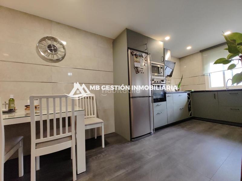 Foto 6610129f-4038-4e5e-a51e-d540c4253051. Semi detached house with heating in El Arroyo-La Fuente Fuenlabrada