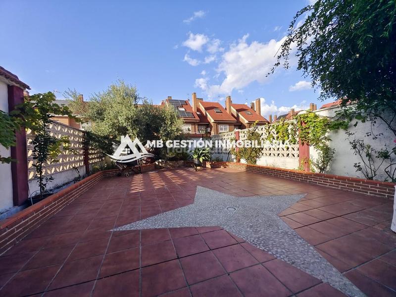 Foto 70b9a998-bffe-41f8-b121-448d87cf8a01. Semi detached house with heating in El Arroyo-La Fuente Fuenlabrada