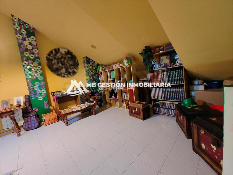 Foto 70e75729-25e7-4279-87dc-160d5d050afb. Semi detached house with heating in El Arroyo-La Fuente Fuenlabrada