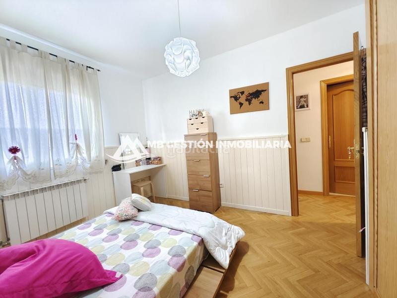 Foto abc019a3-5a32-487f-98a9-e52639eb6212. Semi detached house with heating in El Arroyo-La Fuente Fuenlabrada