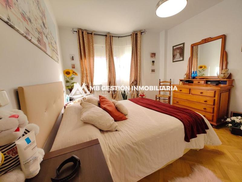 Foto db841f36-df69-4e7b-bbd9-ddebbef24e2d. Semi detached house with heating in El Arroyo-La Fuente Fuenlabrada