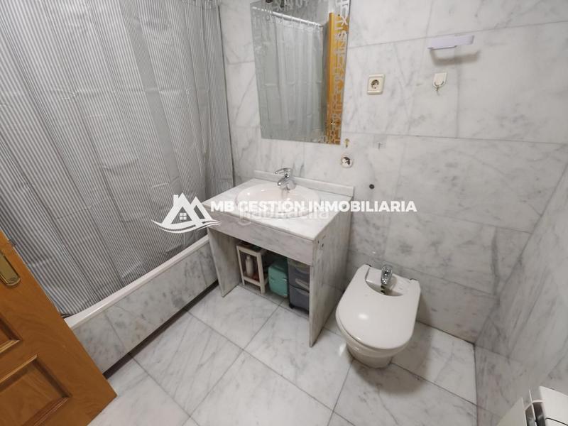 Foto 2bb8a904-517f-4d3f-b3ff-b3e0fd24af99. Casa a schiera con riscaldamento piscina in La Serna Fuenlabrada