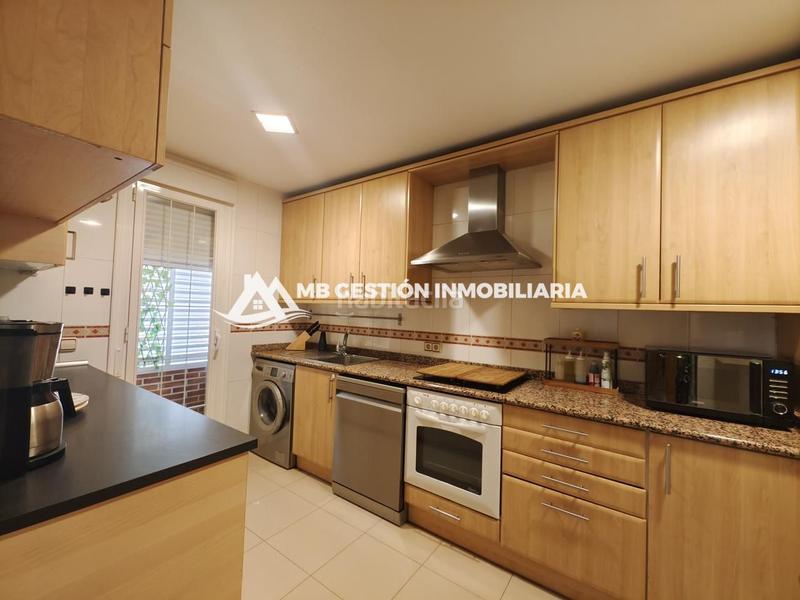 Foto 321367dc-1d01-40ca-9463-cc1c2332f510. Casa a schiera con riscaldamento piscina in La Serna Fuenlabrada