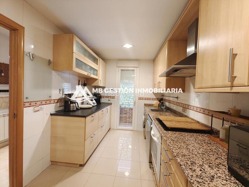 Foto 375204a6-cddd-4ed5-84ce-1f2de663a6e3. Casa a schiera con riscaldamento piscina in La Serna Fuenlabrada