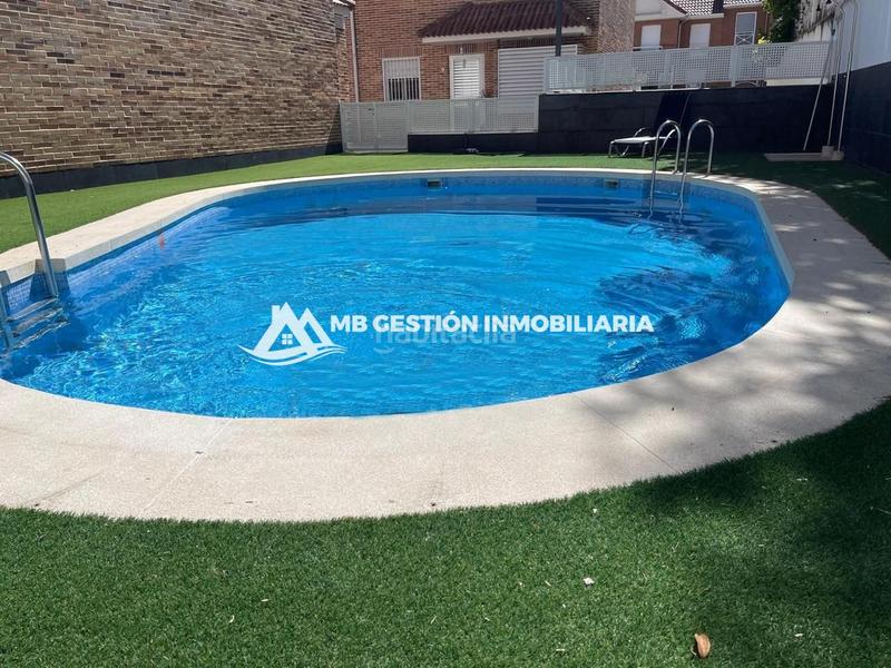 Foto 3ab1ef66-3055-4fca-87be-f3dac413616a. Casa a schiera con riscaldamento piscina in La Serna Fuenlabrada