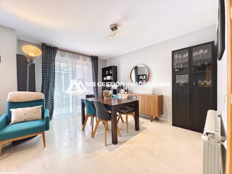 Foto 41b343db-cc08-4296-9db4-1f64cbafb73d. Casa a schiera con riscaldamento piscina in La Serna Fuenlabrada