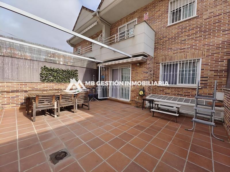 Foto 9a7fab10-110b-44bd-818f-fd9b19ef7dc4. Casa a schiera con riscaldamento piscina in La Serna Fuenlabrada