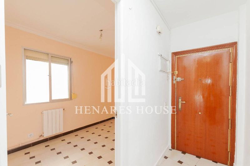 Foto 2f877ea2-5a09-40b4-a3b1-5264fb48283f. Miete etagenwohnung mit heizung in Ensanche Alcalá de Henares