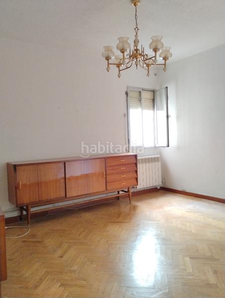 Foto a749d773-e013-4e42-bbaa-0232046f0727. Pis amb calefacció a Valdeacederas Madrid