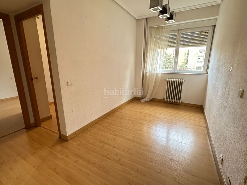 Foto 5ad9af12-cb74-4430-ad77-e49ddf274811. Piso en Valdezarza Madrid
