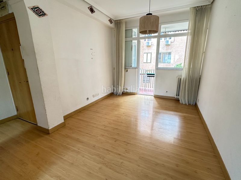 Foto bed8de9e-815d-4b31-806e-04f2606f5ab6. Piso en Valdezarza Madrid