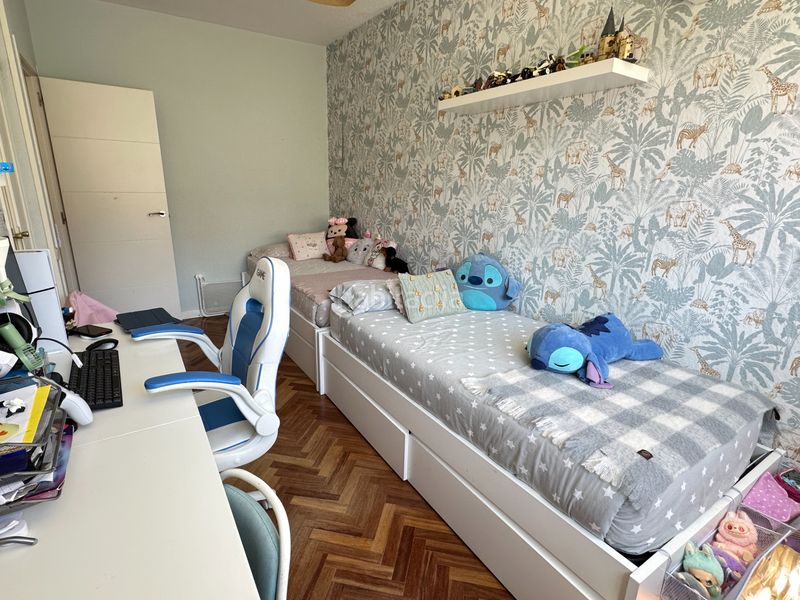 Foto 71e6ba00-2037-4fc2-92c3-476e5c3716bf. Pis amb calefacció piscina a Valdezarza Madrid