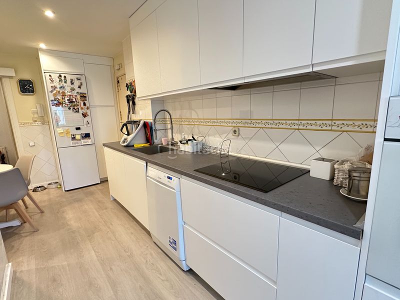 Foto 7313c5ca-07a4-4a24-a8dd-10f82349ae17. Pis amb calefacció piscina a Valdezarza Madrid