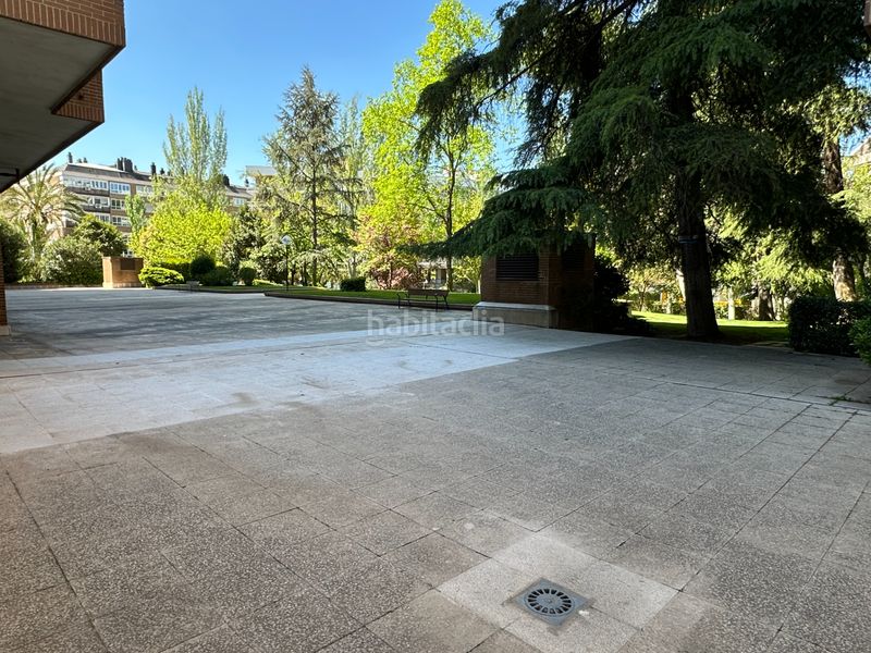 Foto a4b650b1-09d9-43ad-b870-8d0d93bd28e2. Pis amb calefacció piscina a Valdezarza Madrid