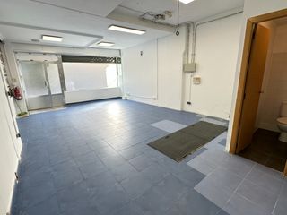 Local Comercial en Calle de Cuart de Poblet