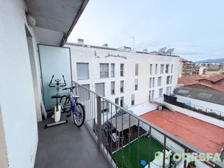 Dúplex  Ponent. Dúplex reformado en el centro de granollers con plaza de parking