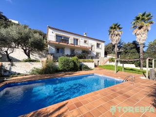 Xalet  Cala moreta. Espectacular chalet con 6 dormitorios dobles, piscina, zona de b