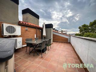 Pis  Balmes. Dúplex con encanto y gran terraza en corró davall