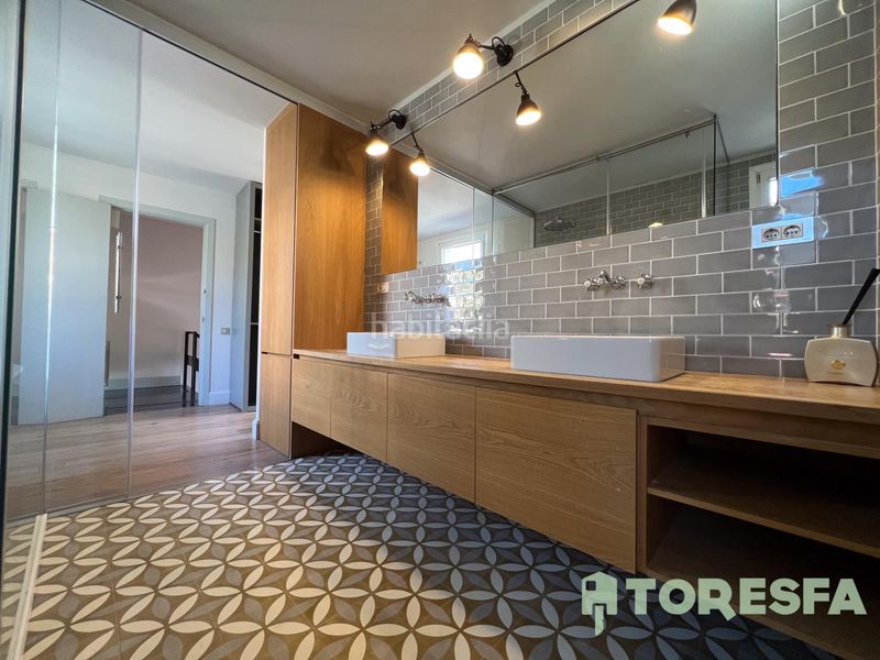 Foto 1d3e79a3-4d02-442c-b5f7-3edff54e6821. Casa espectacular casa en venta en sant cugat 5 habitaciones, piscina y jardín privado en Sant Cugat del Vallès