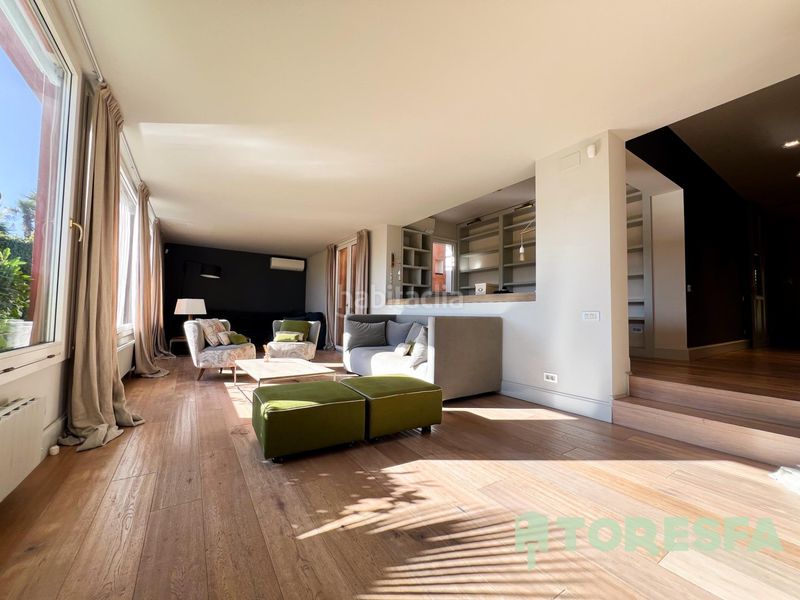 Foto c8cd04bc-5f8d-4ebb-8731-f4c306f4c0f7. Casa espectacular casa en venta en sant cugat 5 habitaciones, piscina y jardín privado en Sant Cugat del Vallès