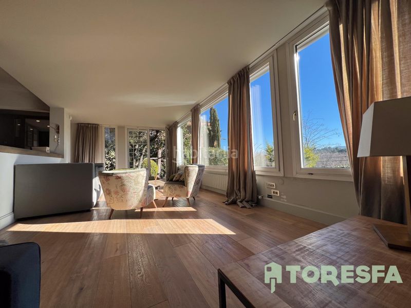 Foto dd41311a-7a0c-4780-8a3b-8c759413bbc6. Casa espectacular casa en venta en sant cugat 5 habitaciones, piscina y jardín privado en Sant Cugat del Vallès