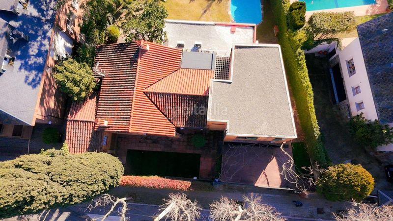 Foto f05a4ef0-c905-41a3-894d-15e42f1db250. Casa espectacular casa en venta en sant cugat 5 habitaciones, piscina y jardín privado en Sant Cugat del Vallès