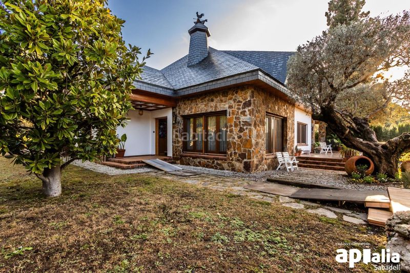 Foto f4003e6b-f6c0-4eaa-965d-575c0d88348e. Casa venta casa a 4 vientos en Airesol Castellar del Vallès