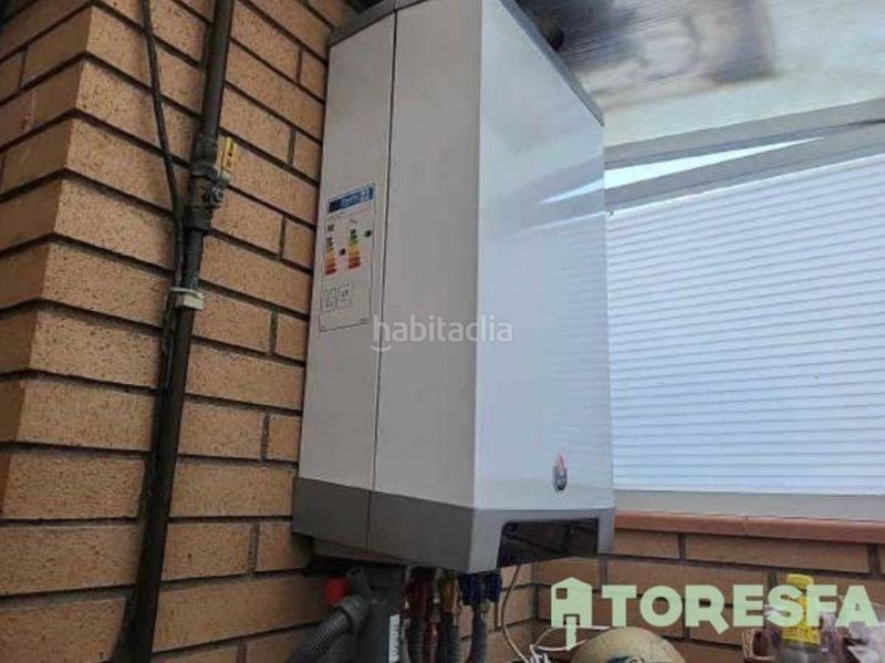 Foto b286b2f9-8e5c-4c76-9f93-f073f27139e6. Casa adossada a Centre Rubí
