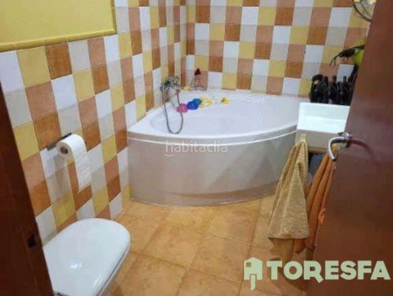Foto cfa69c40-25c8-4c36-a6ce-94a2fb2561f8. Casa adossada a Centre Rubí