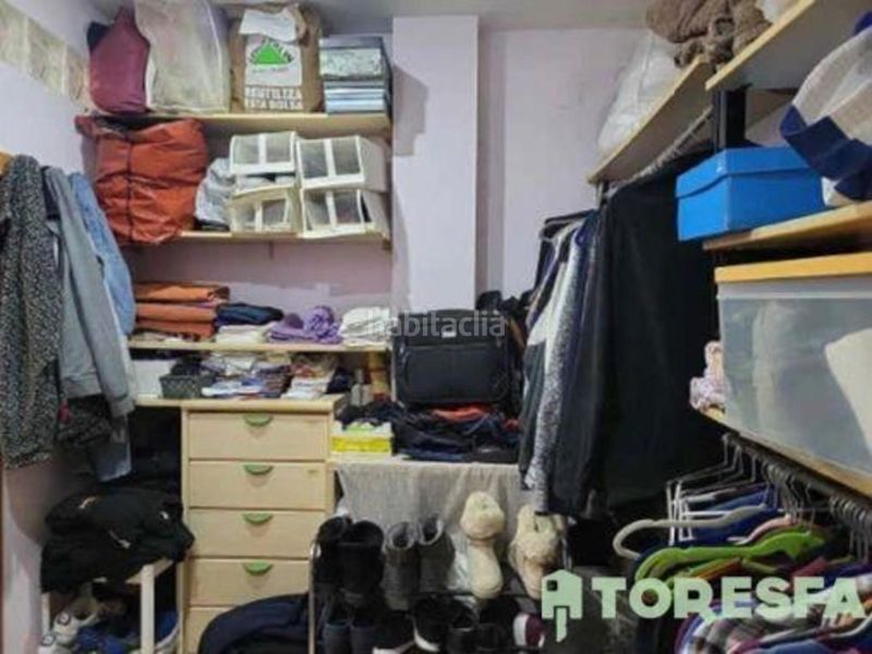 Foto f68d7f3d-a566-498b-86e7-85633f75d4c3. Casa adossada a Centre Rubí