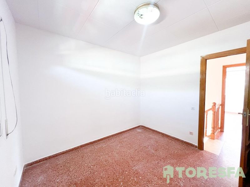 Foto 61d3e700-31ca-4990-bc3b-307fc79376d0. Casa adossada amb aparcament a Polinyà