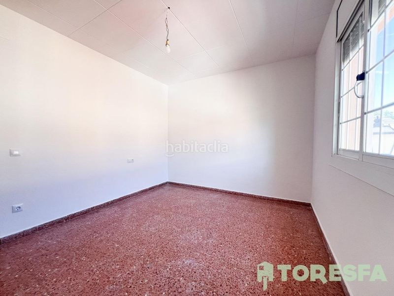Foto a02cda92-29b5-41e6-9bd6-7b37e969f280. Casa adossada amb aparcament a Polinyà