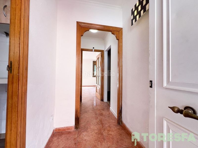 Foto a0f5f994-6489-43e5-a3c4-4f233376f1c1. Casa adossada amb aparcament a Polinyà