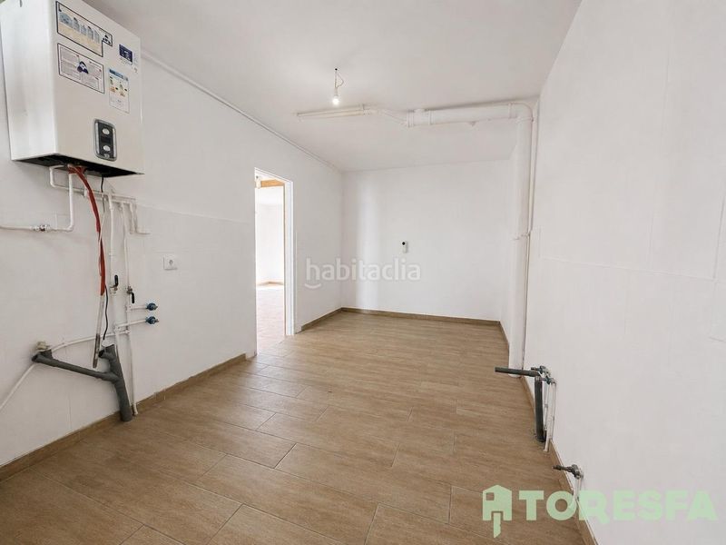 Foto b7ea221b-9598-4c40-9b19-7249b98d9cf8. Casa adossada amb aparcament a Polinyà