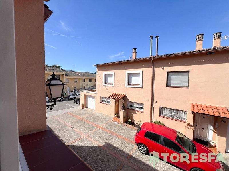 Foto dc641b0e-358d-4157-9c33-59a8c2ba964b. Casa adossada amb aparcament a Polinyà