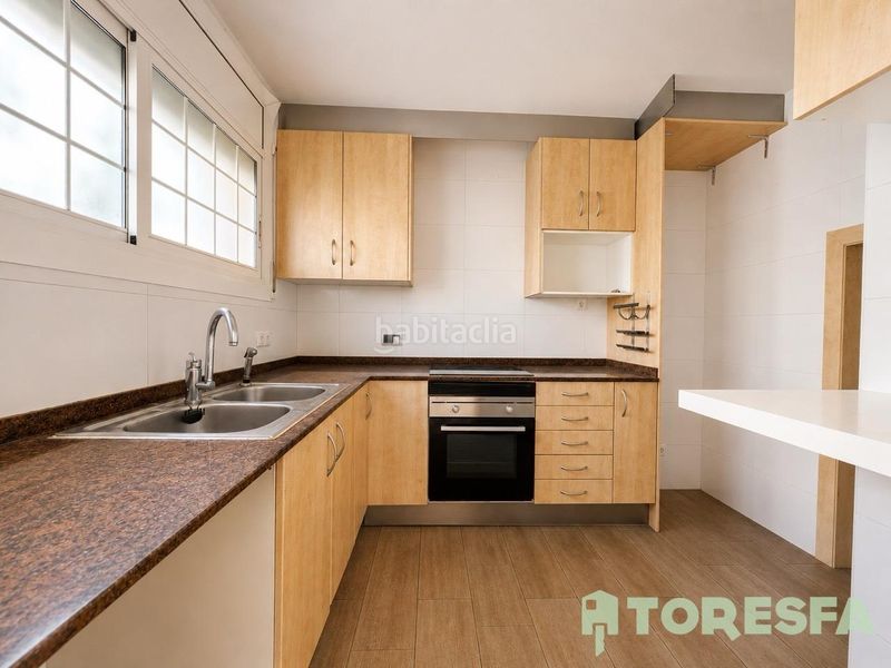 Foto ea3fbdbd-d303-434d-a9ef-76893e0def29. Casa adossada amb aparcament a Polinyà