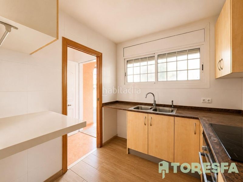 Foto edbb42e7-057c-4977-bfc2-a9b45055f015. Casa adossada amb aparcament a Polinyà
