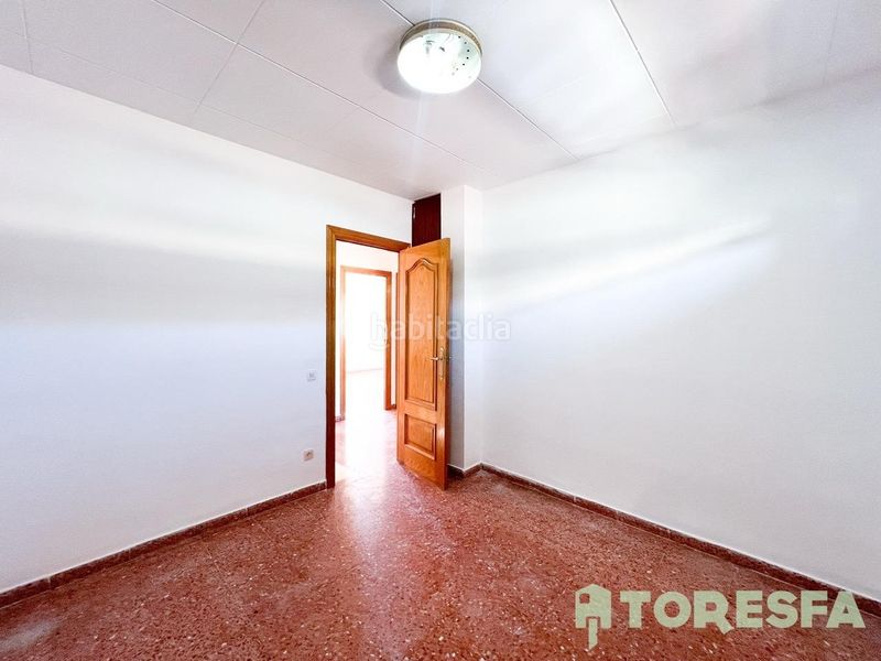 Foto f10d95d5-6ee3-4f00-8b05-4a3ed0a35131. Casa adossada amb aparcament a Polinyà