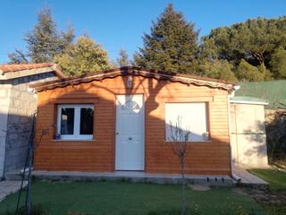 Miete Haus in Colmenarejo. Casita de madera dentro de una finca con chalet de la propiedad.
