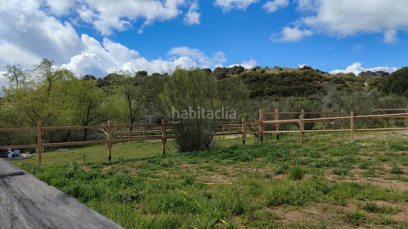 Foto 5797f87a-9f94-4955-a8d7-beed21554d82. Finca rústica  para caballos o ganado a pié de carretera. dispone de agua . en Valdemorillo