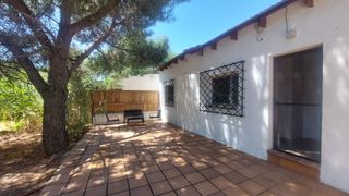 Affitto Chalet in Montecarmelo. Chalet /apartamento recién reformado con jardín de 200 m2.